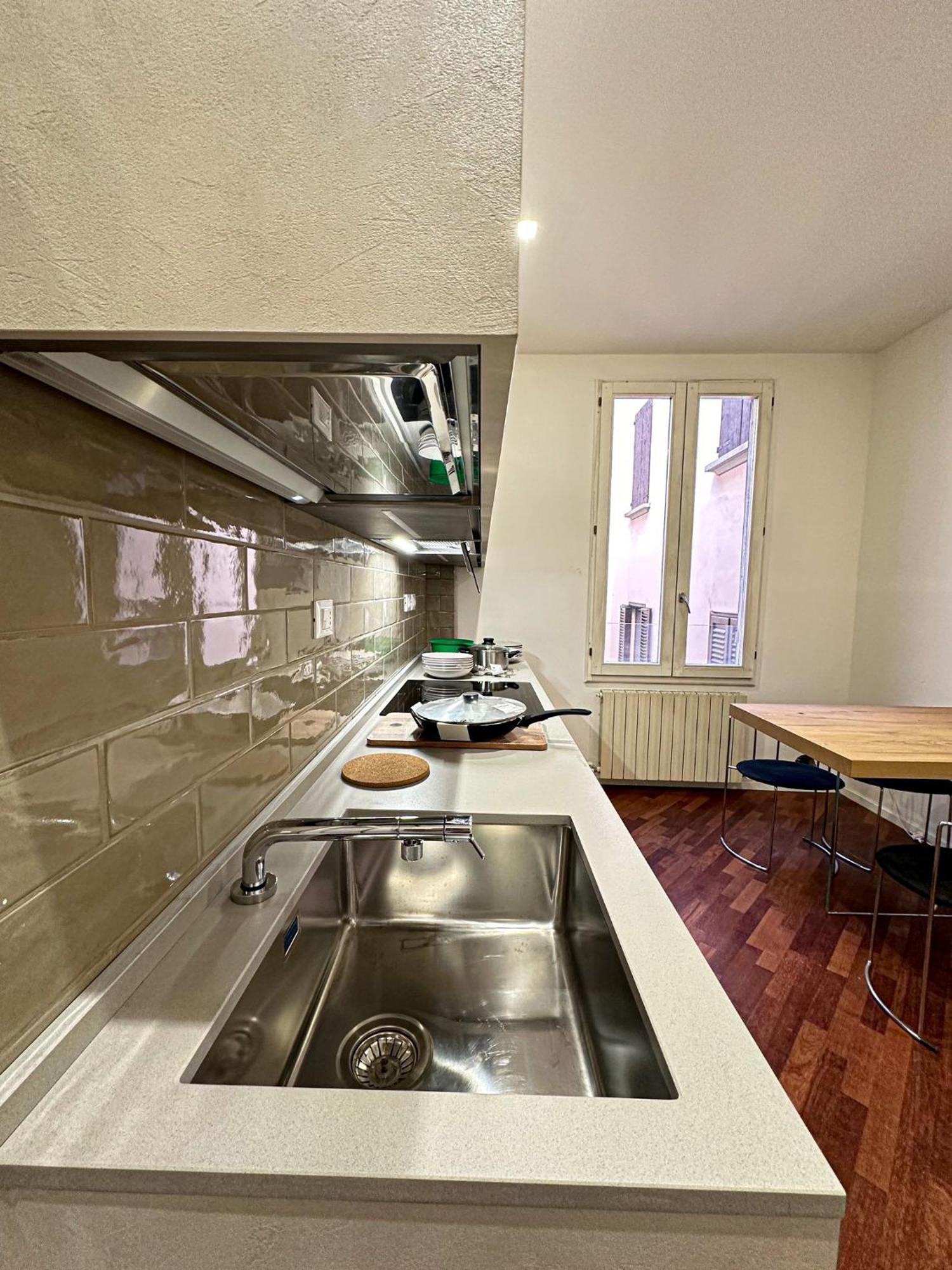 Whouse Large Suite Apartment Indipendenza 博洛尼亚 外观 照片