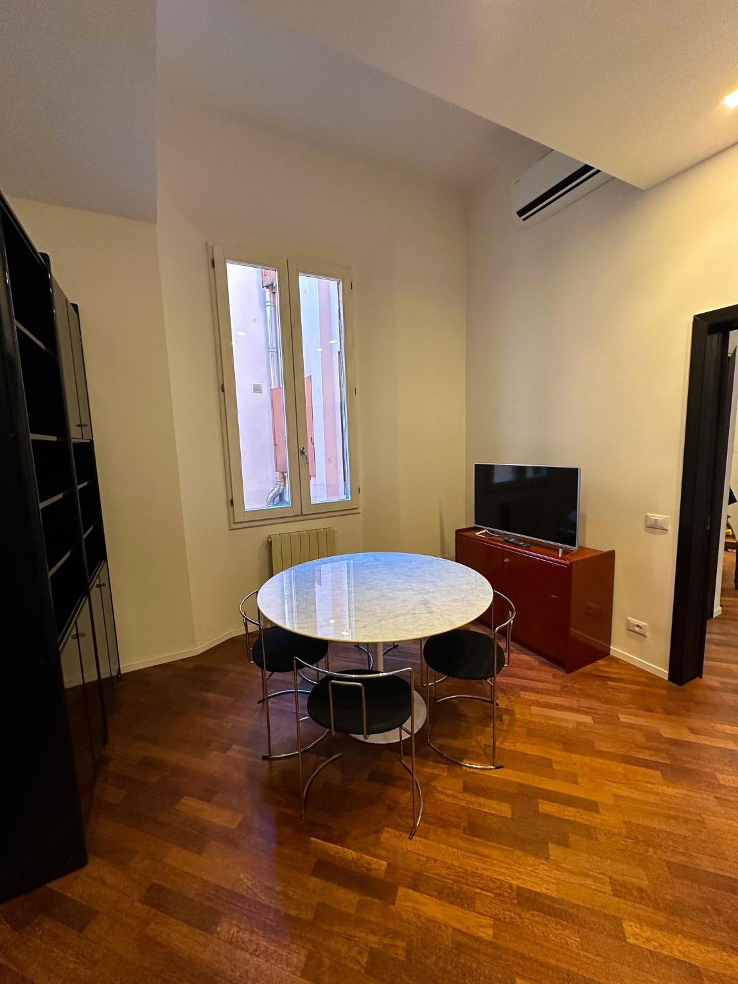 Whouse Large Suite Apartment Indipendenza 博洛尼亚 外观 照片