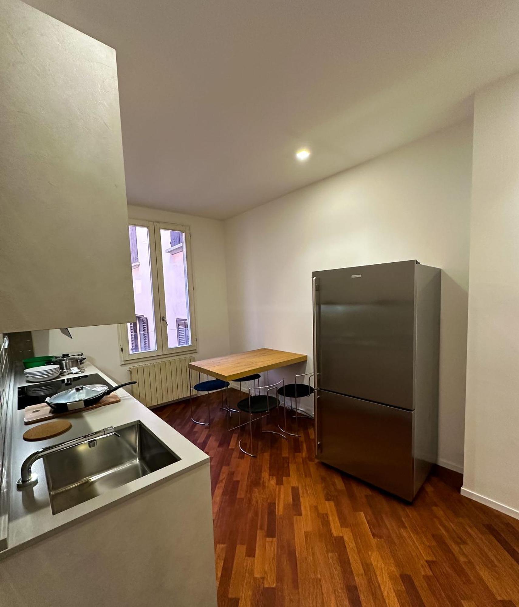 Whouse Large Suite Apartment Indipendenza 博洛尼亚 外观 照片